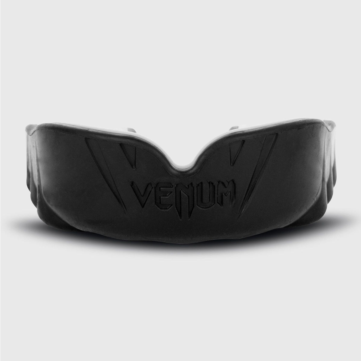 Black/White Venum Challenger Mouthguard