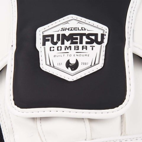 Fumetsu Shield Focus Mitts White-Black